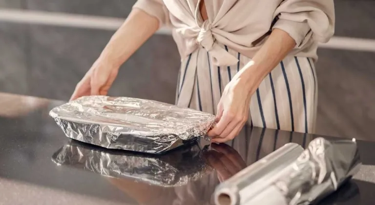 Kapı Kollarına Alüminyum Folyo Saranların Sebebi Ortaya Çıktı